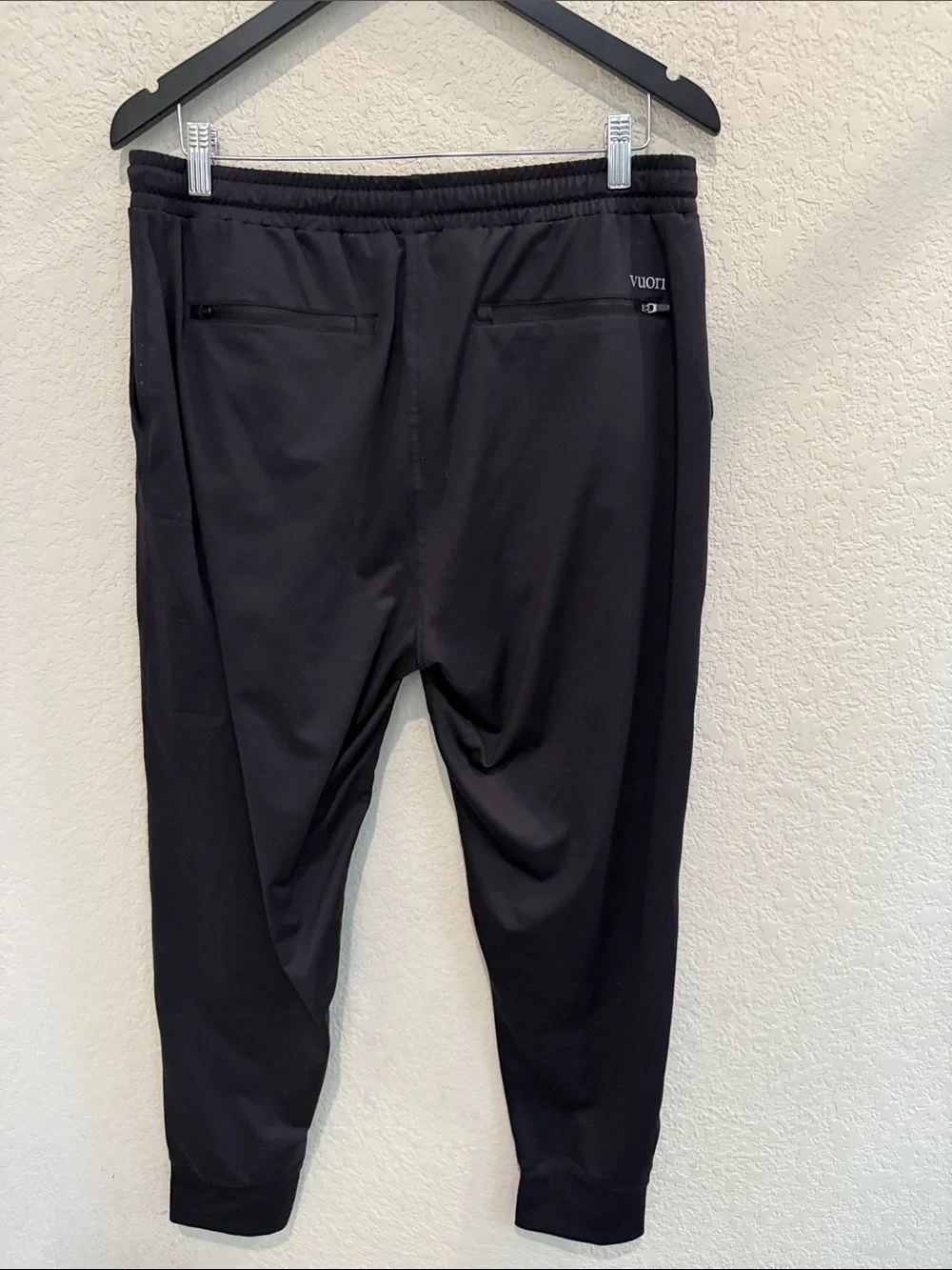 Vuori Men's Black Drawstring Jogger Pants size L